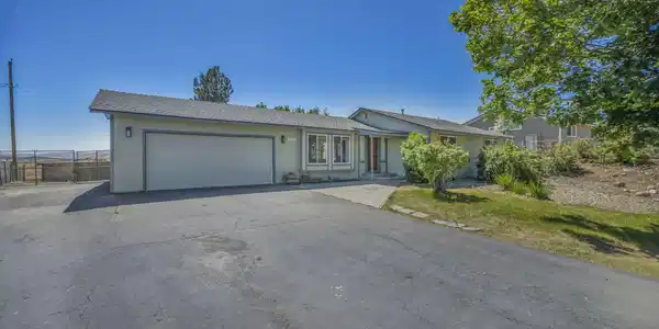 Image 2: 3-web-or-mls-2440-seneca-dr