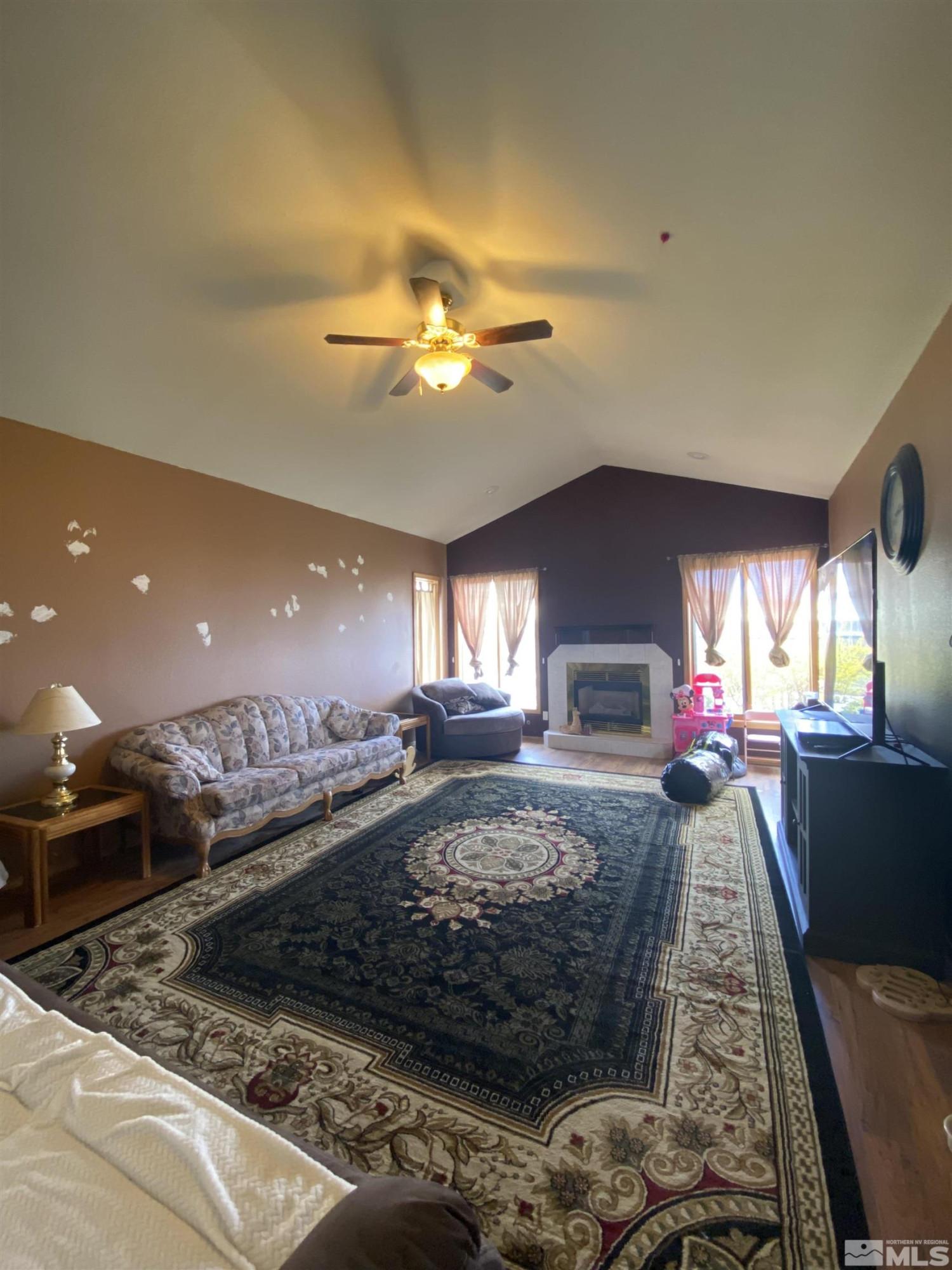 Image 2: Photo 2
