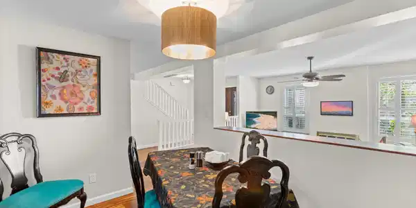Image 4: dining