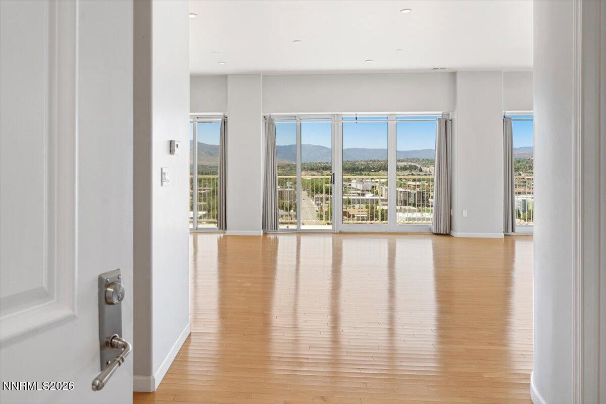 Image 2: 06-200 W 2nd Street Unit 1604 Reno NV 89