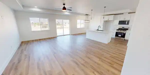Image 3: Living Room