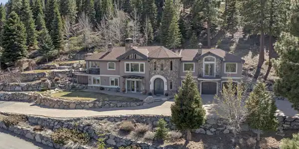 115 W Jeffrey Pine Road