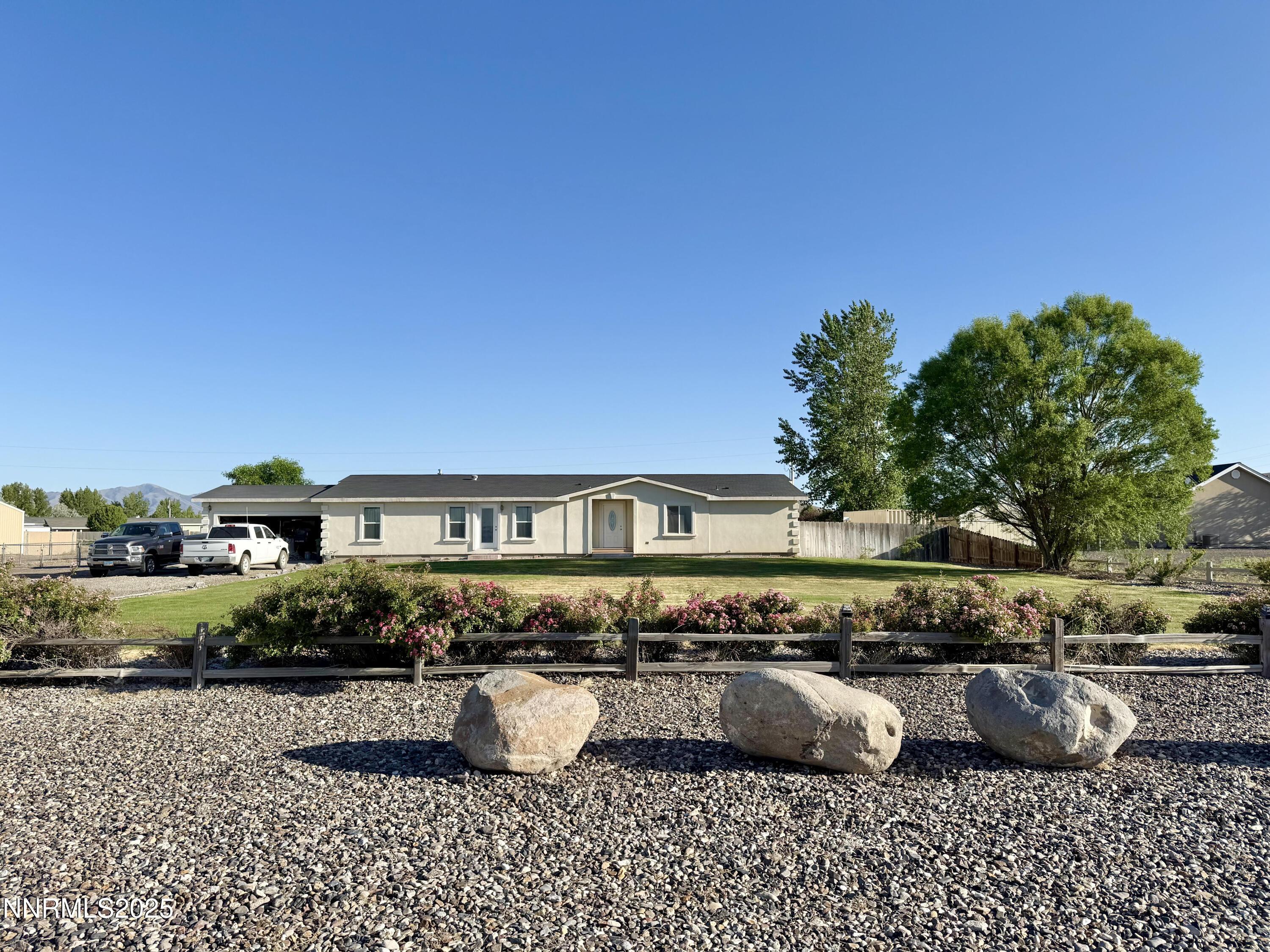 Image 1: 480 Kayci Front View 5