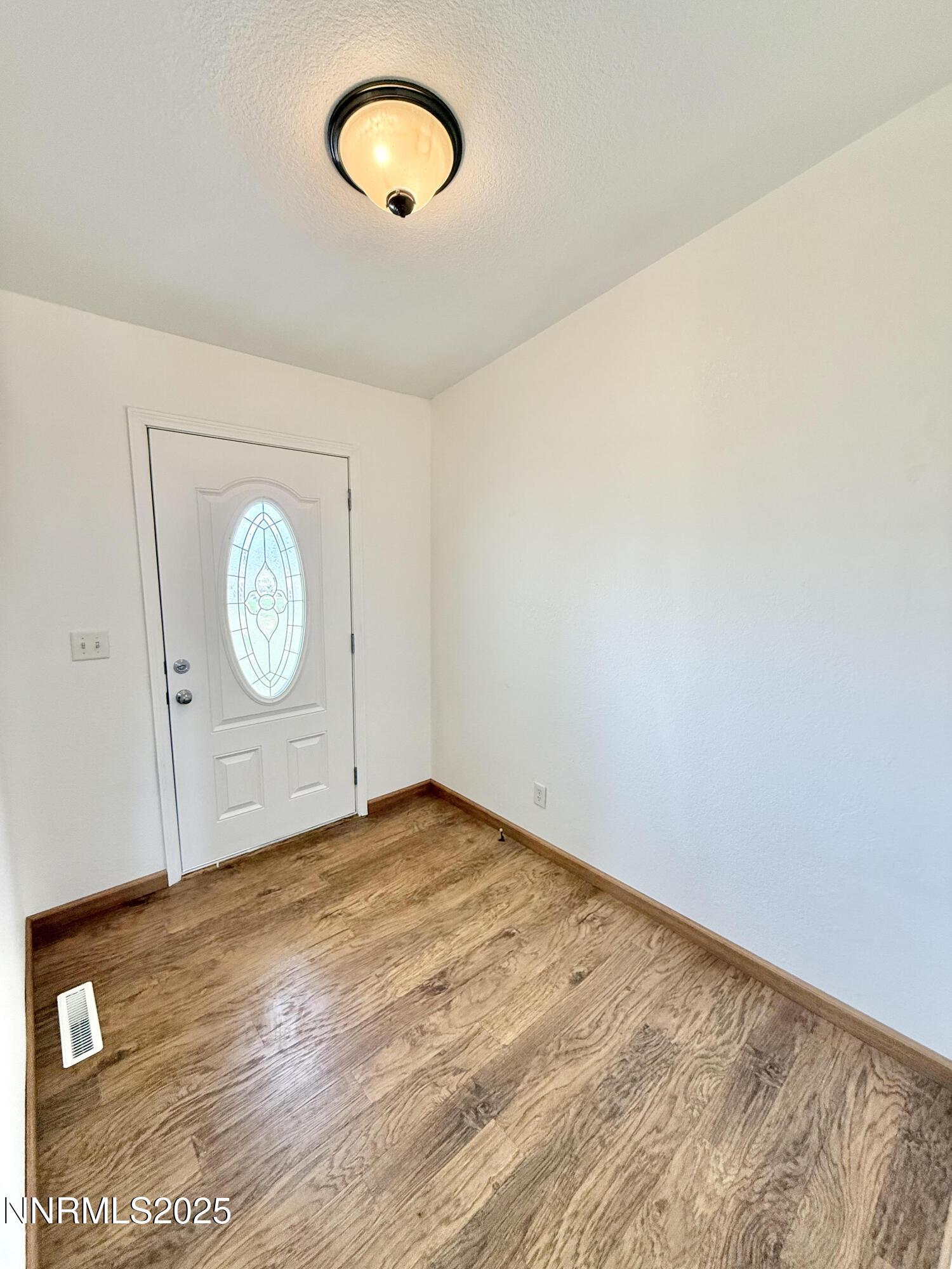 Image 3: 480 Kayci entry