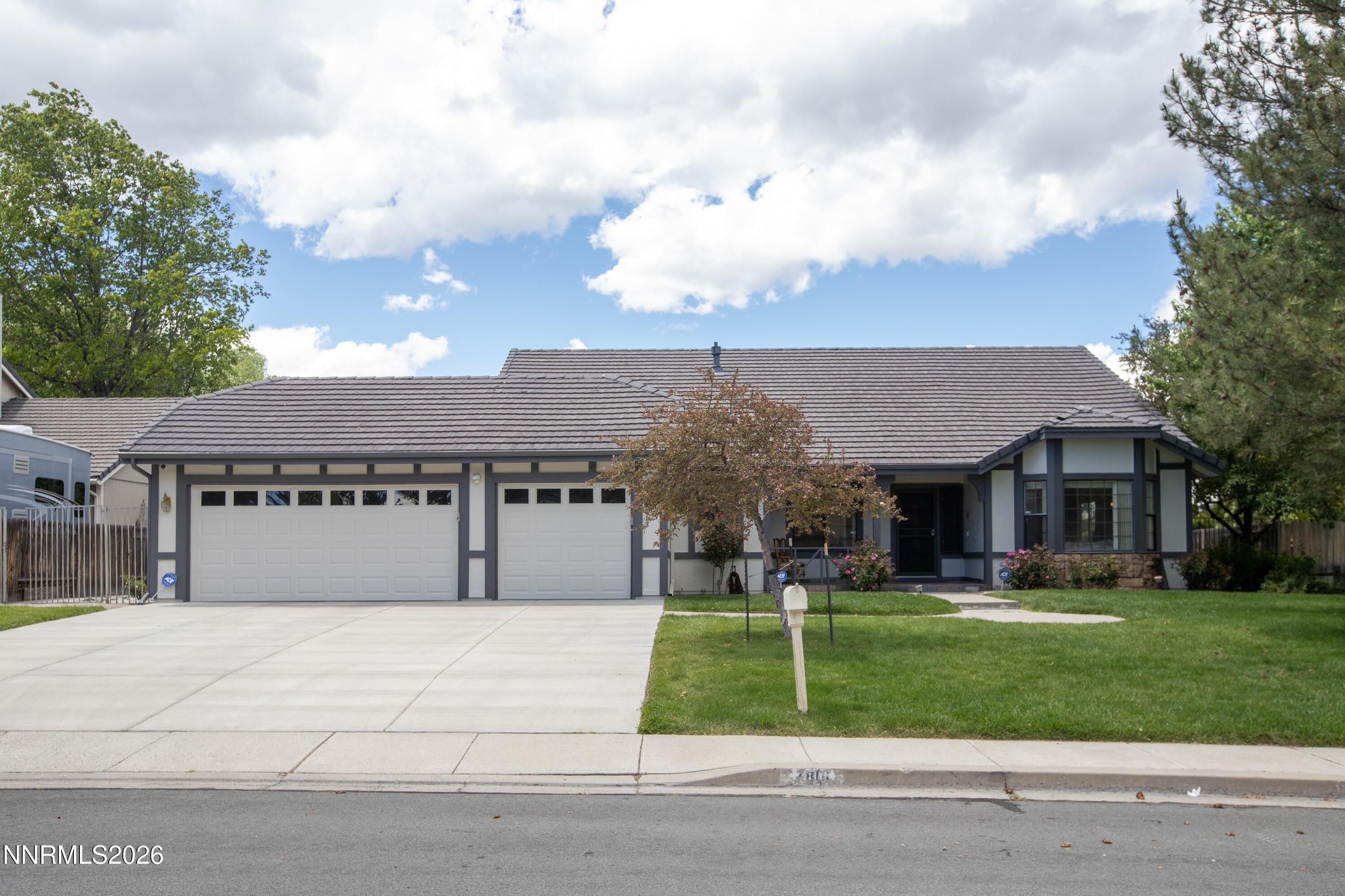 Image 1: MeadowVista7801-001