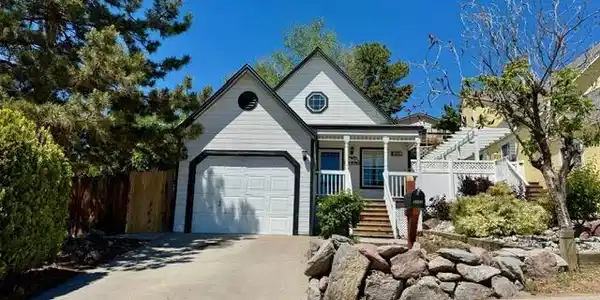 3205 Kingsview Court