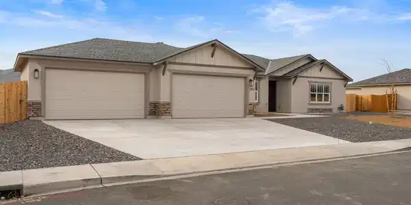 2555 Emerson Circle