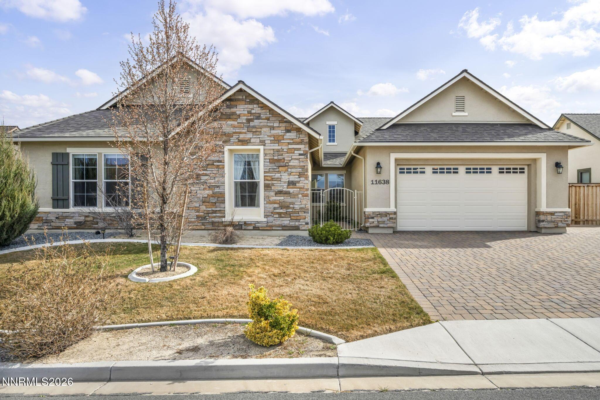 Image 1: 1-web-or-mls-11638-vista-park-dr