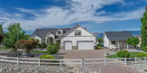 1677 Chiquita Circle