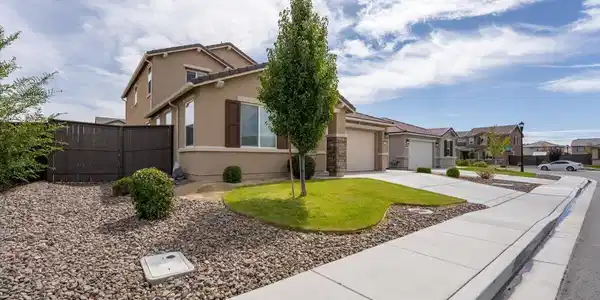 Image 2: 01-6936 White River Way Sparks NV 89436