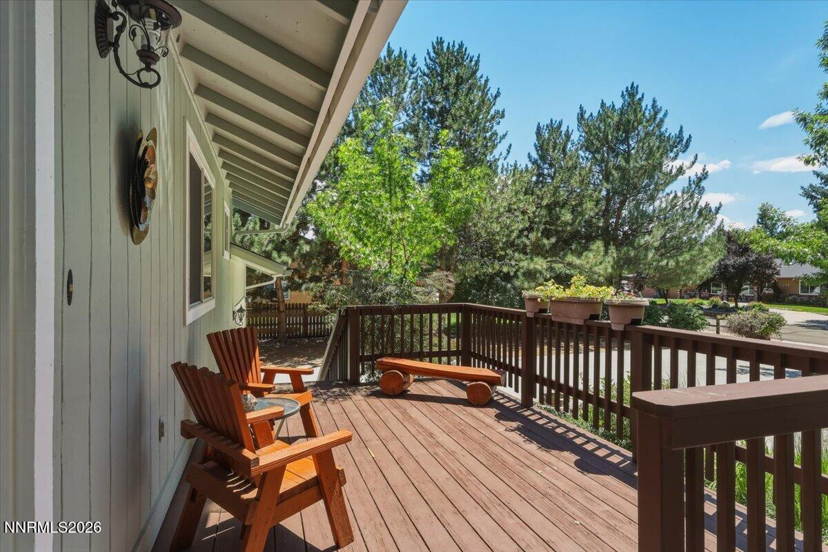 Image 4: 06-1518_GLENWOOD_DR_006