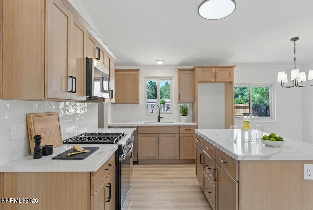 Image 3: Stage Kitchen 1
