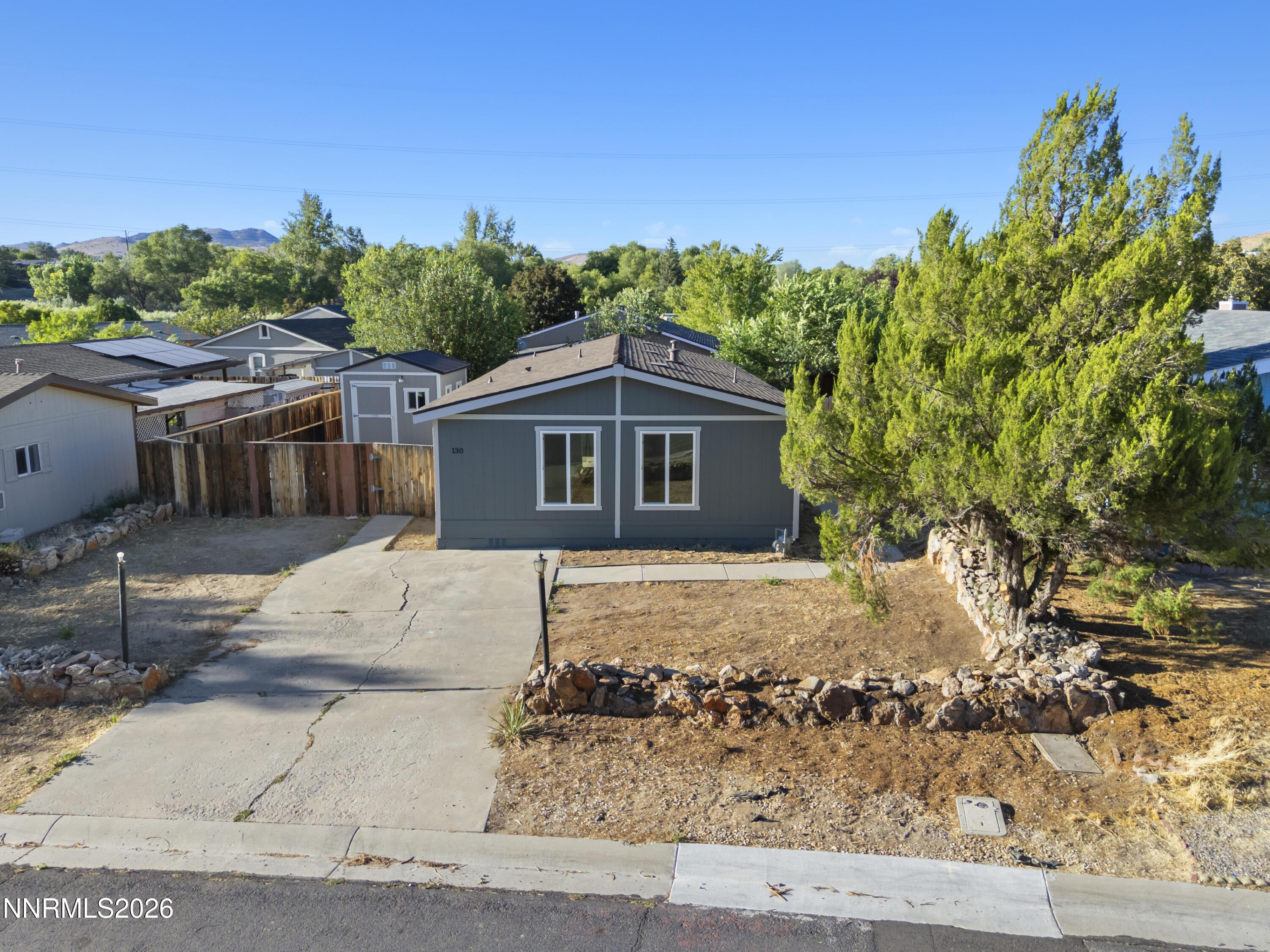 Image 4: 130 Lofty View Dr 03