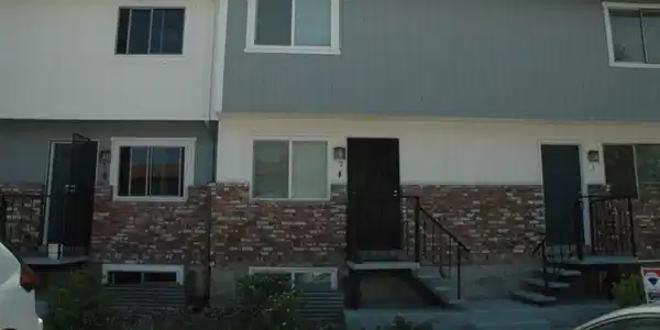 1424 E 9th