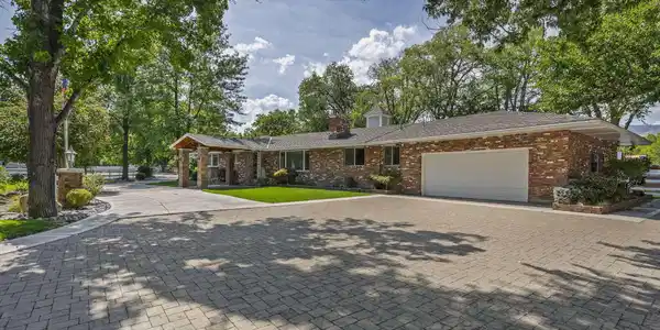 2100 Holcomb Ranch Lane