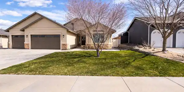 1037 Pepper Lane