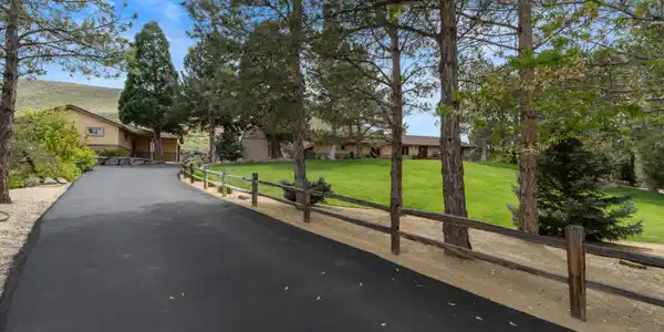 190 E Laramie Drive