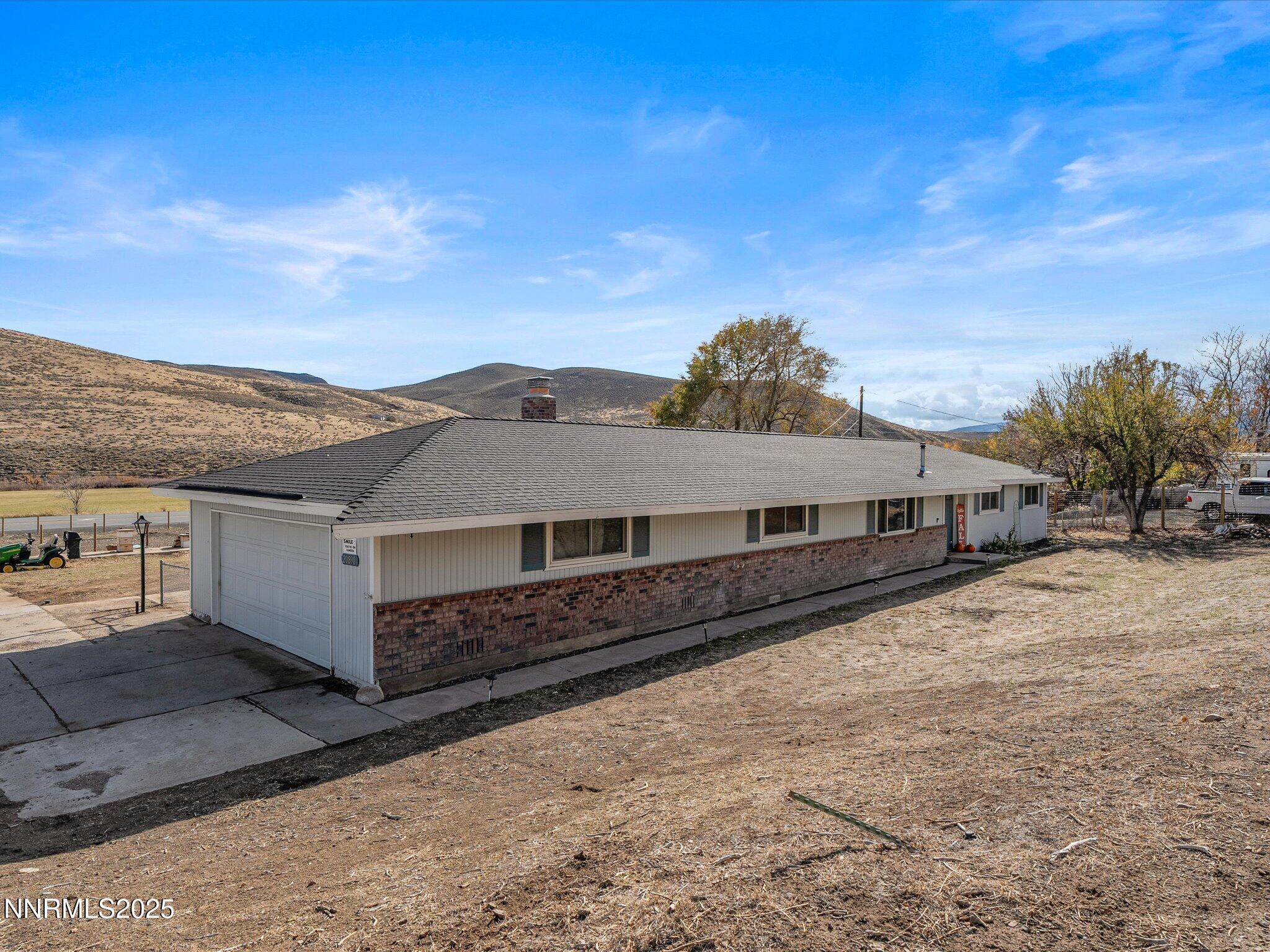 Image 2: 1-20890 Eaton Rd-Exterior-101