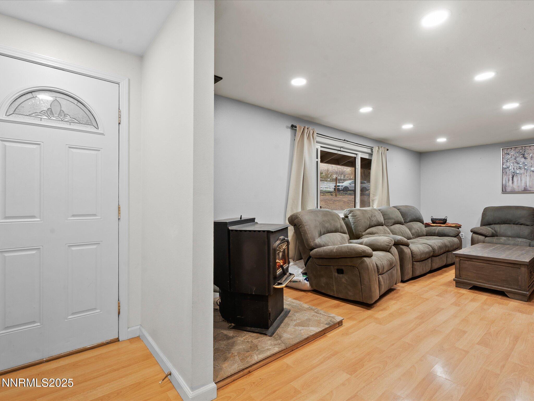 Image 3: 01-20890 Eaton Rd-100