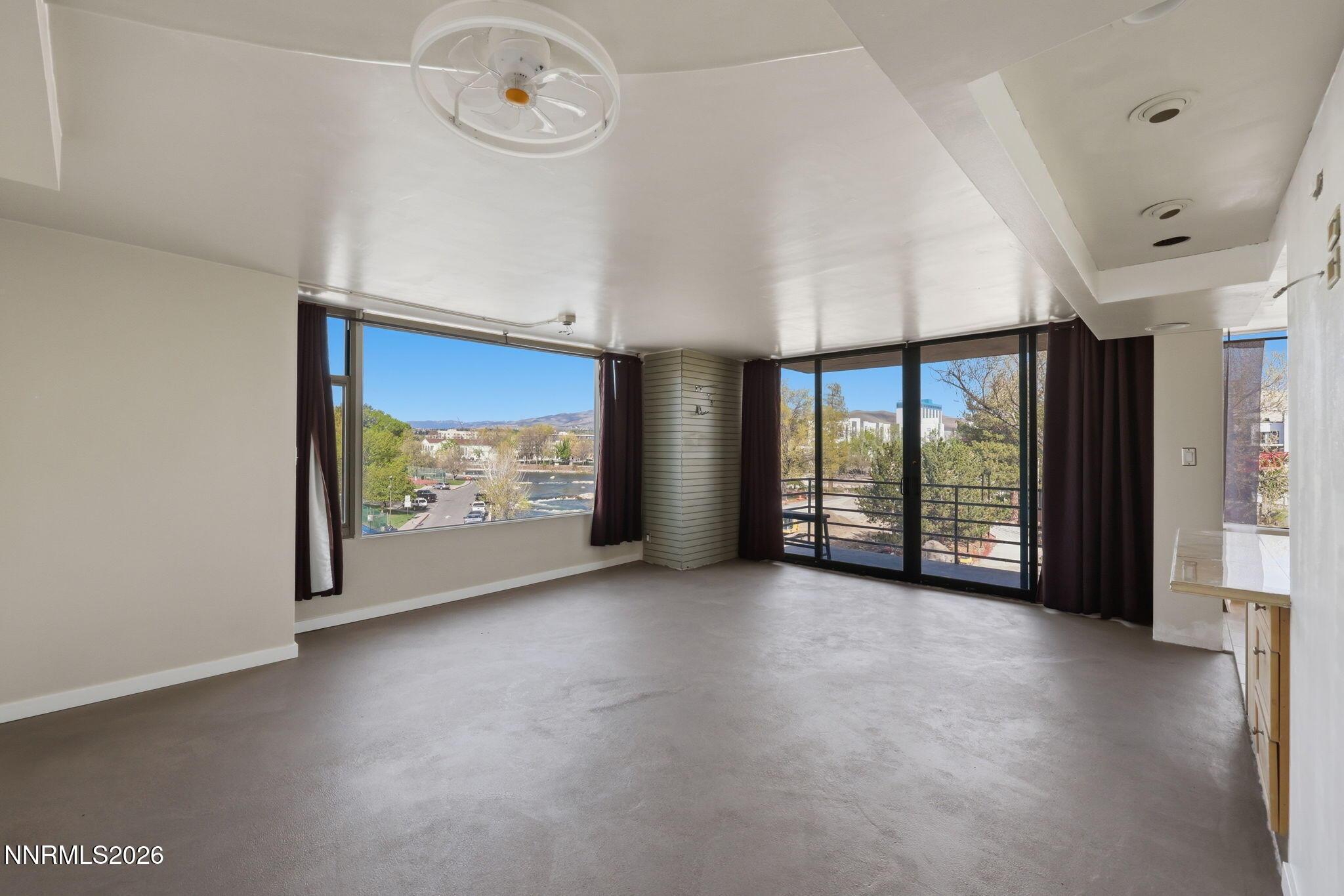 Image 4: Living Room Entry
