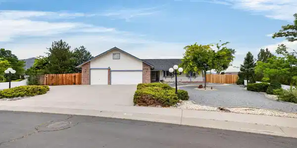 1379 Bridle Way