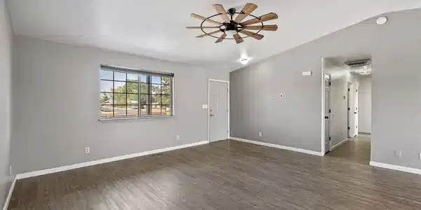 Image 3: 13-web-or-mls-DSC00758