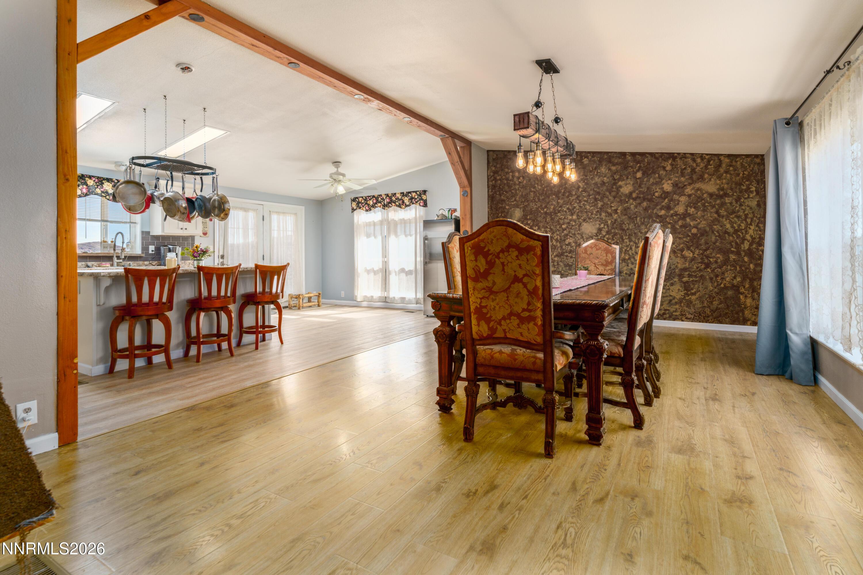 Image 4: DSC09904 dining room