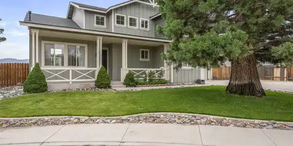 2811 Hawks View Court