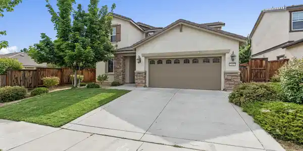Image 3: 3-web-or-mls-DSC01645