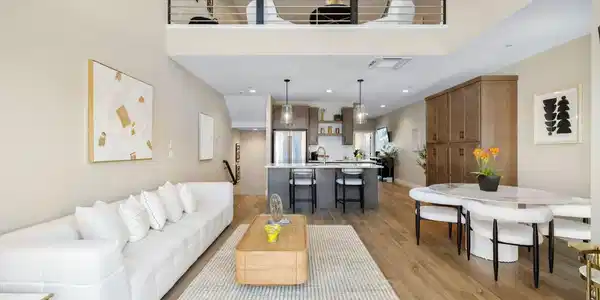 3830 Lakeside Drive