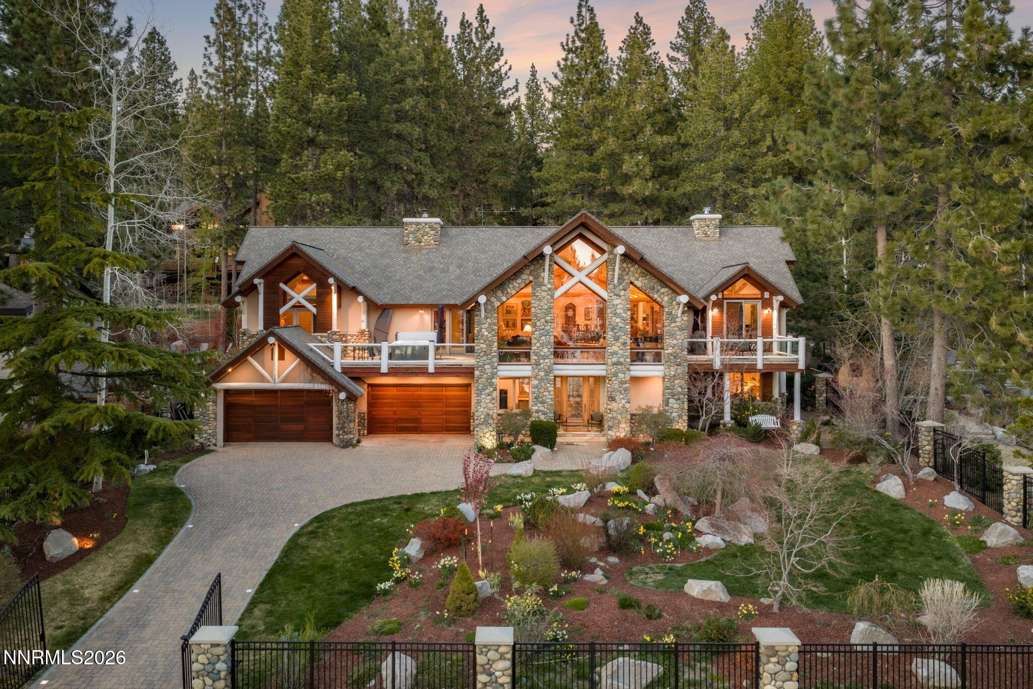 Image 1: 68-web-or-mls-726 Lakeshore-15