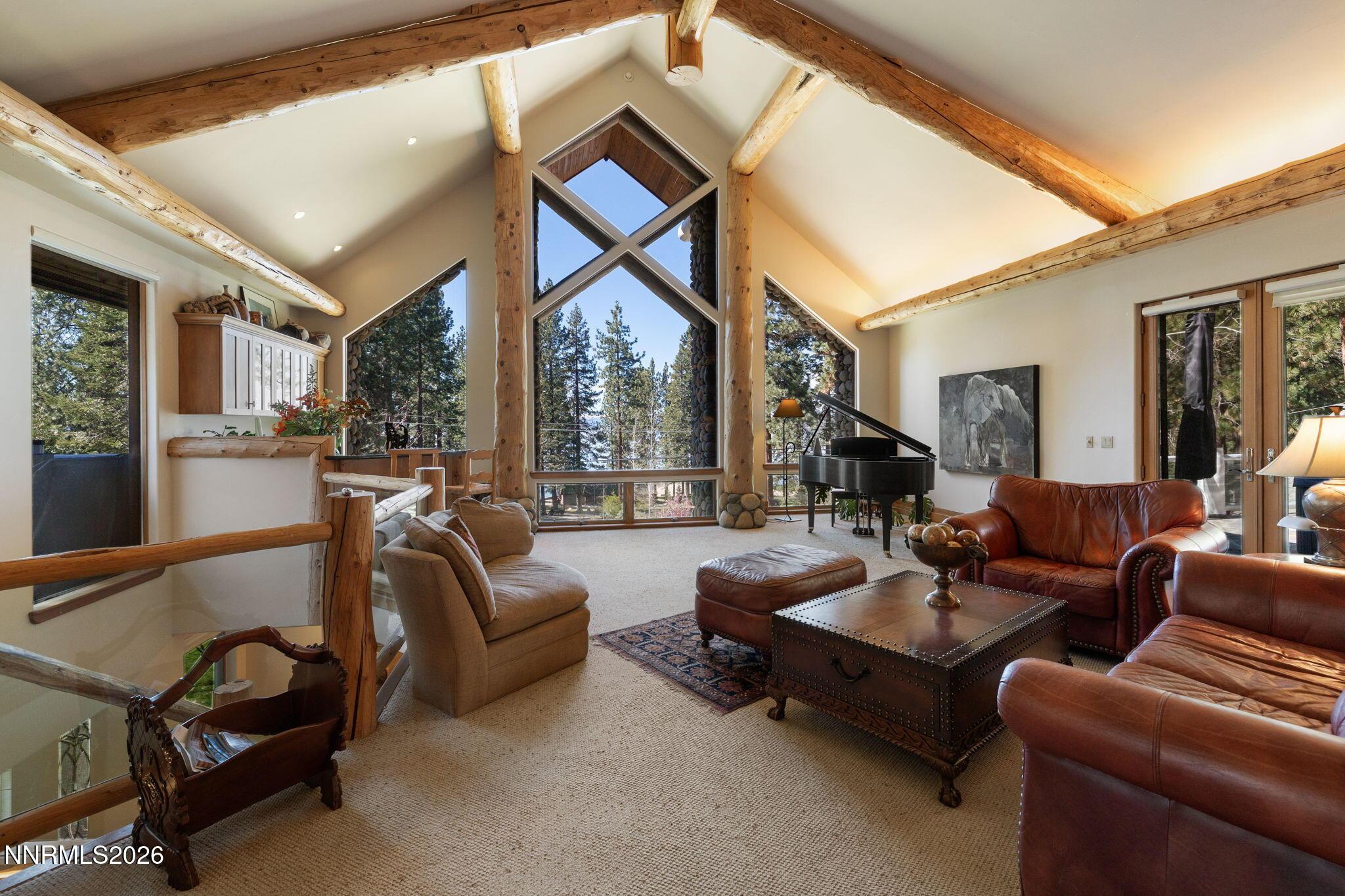 Image 2: 4-web-or-mls-726 Lakeshore interior-6