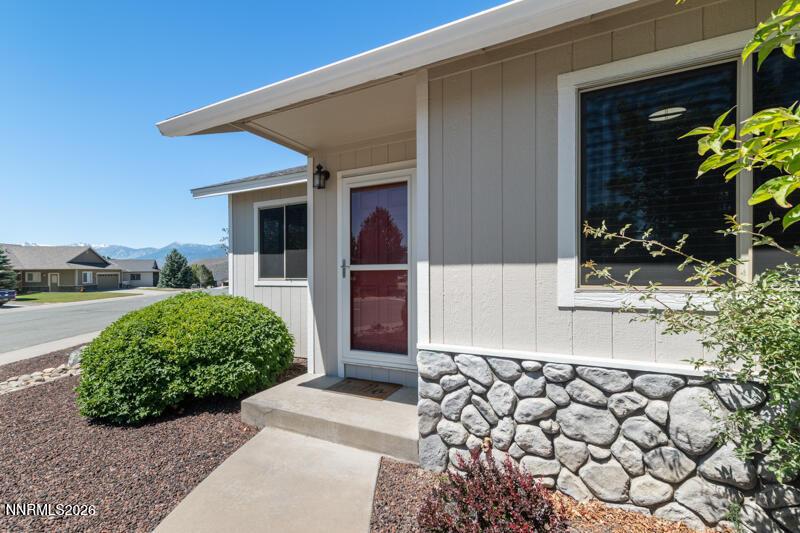 Image 2: 923 Ranchview Circle (3 of 25)
