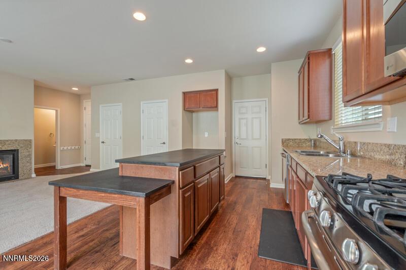 Image 4: 1052 Crown View Drive (6 of 19)