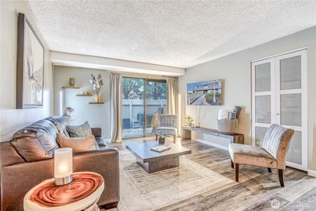 1535 Castlerock