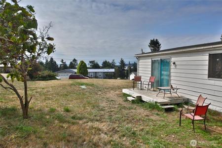 570 Crockett Lake