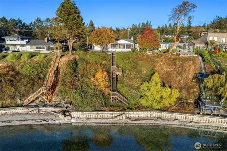 1156 West Camano