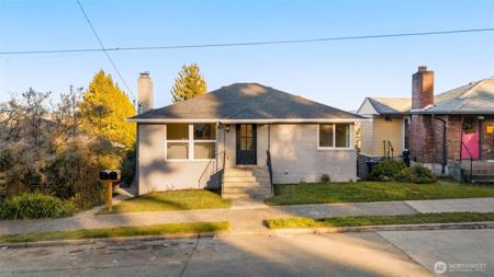 2332 17th S