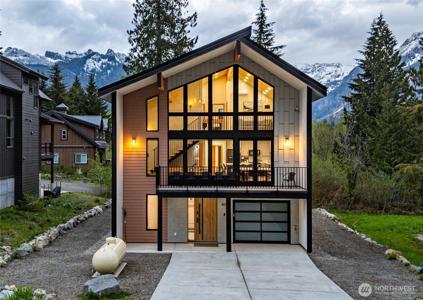 400 Hyak Dr E