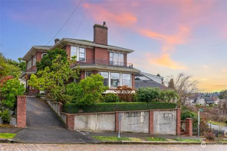 2227 Everett E