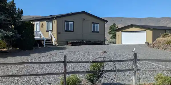 114 Yucca SW