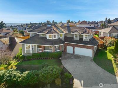4616 Country Club NE
