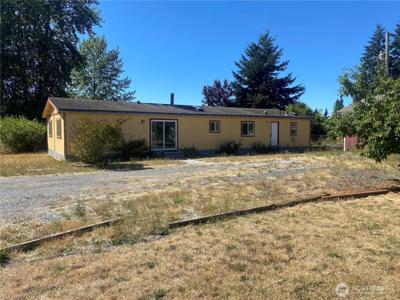 5017 225th Ct E