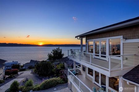 10123 Marine View