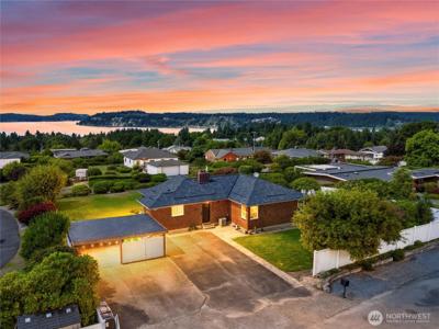 933 Mountain View