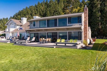 6278 Barr Beach