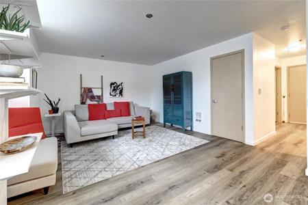 2824 Grand