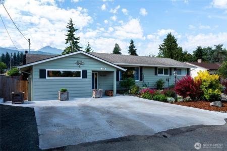 324 Hillcrest