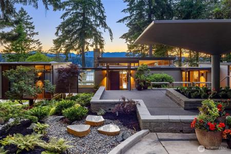 7799 Hansen NE