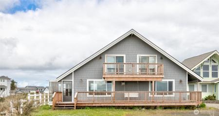 1463 Ocean Shores Blvd SW